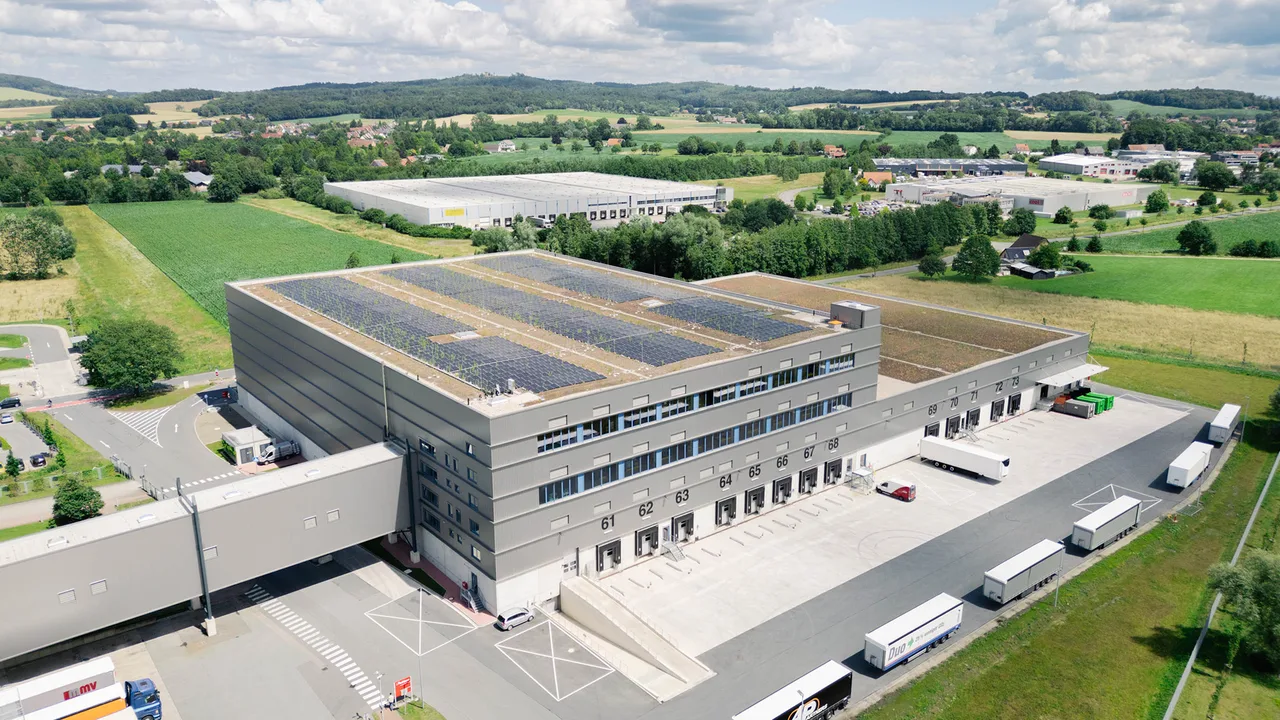 Logistics Center Thomas Phillips